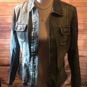Jean Jacket with pocket detail